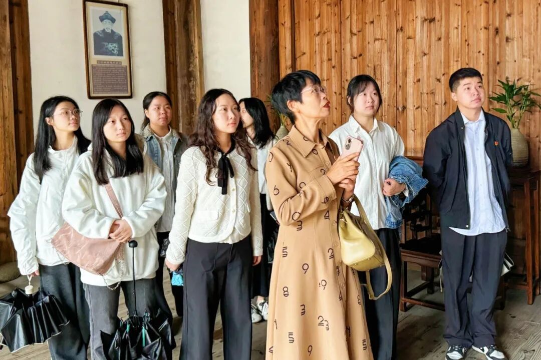 这堂行走的“关”爱课有料更有魂! 这堂行走的“关”爱课有料更有魂!